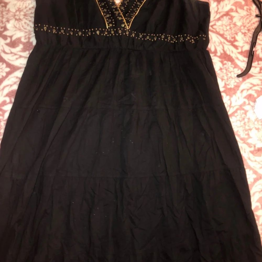 Beaded Top linen Dress - Picture 4 of 6